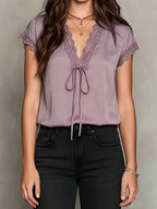 Zayla™ | Blusa Satinada sin Mangas con Encaje y Escote en V