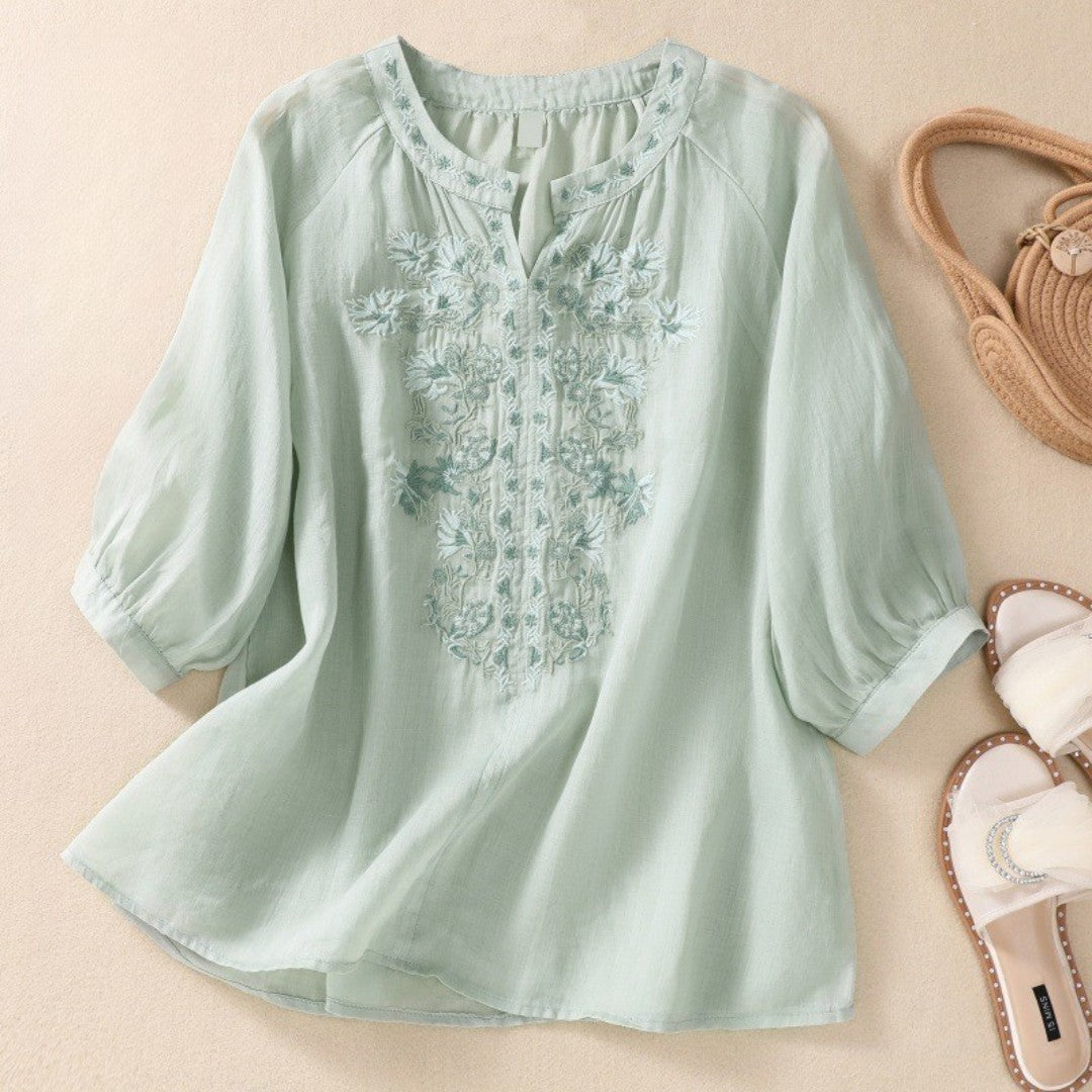 Ivelis™ | Blusa bordada con escote abierto