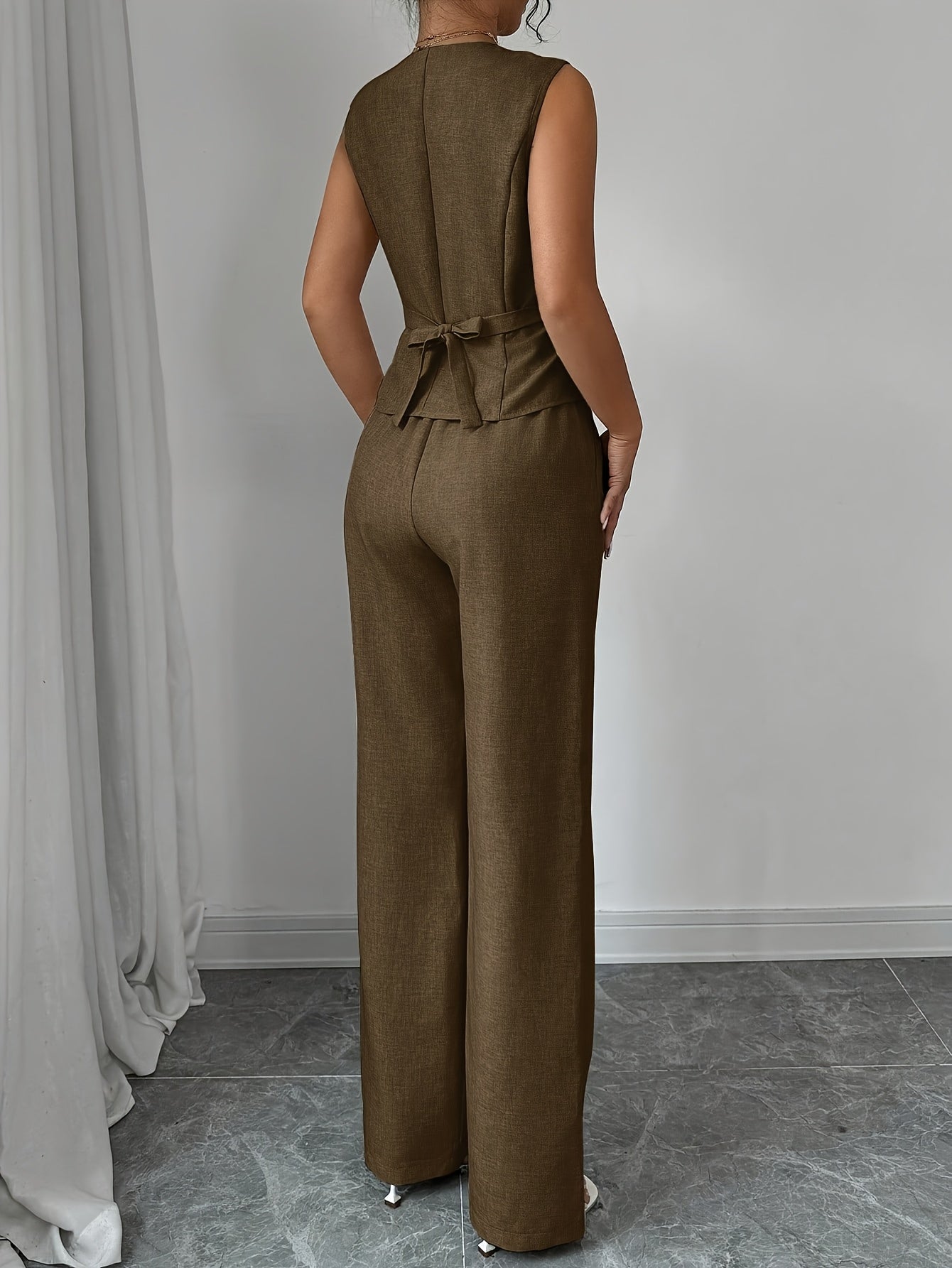 Malia™ | Conjunto Elegante de Chaleco con Escote en V y Pantalón Recto