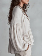 Narella | Blusa con cuello en V y volantes