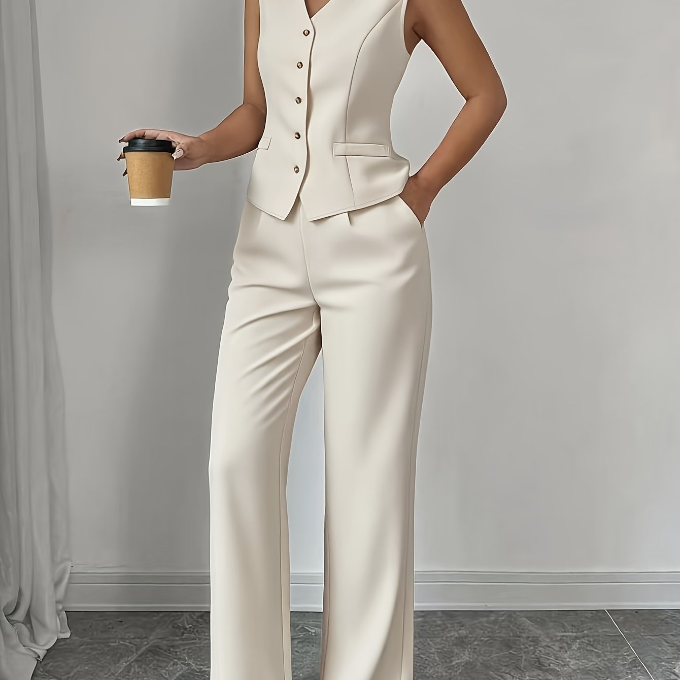 Malia™ | Conjunto Elegante de Chaleco con Escote en V y Pantalón Recto