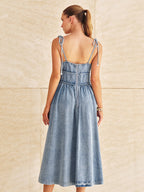Theron™ | Vestido midi de denim con tirantes anudados y volantes