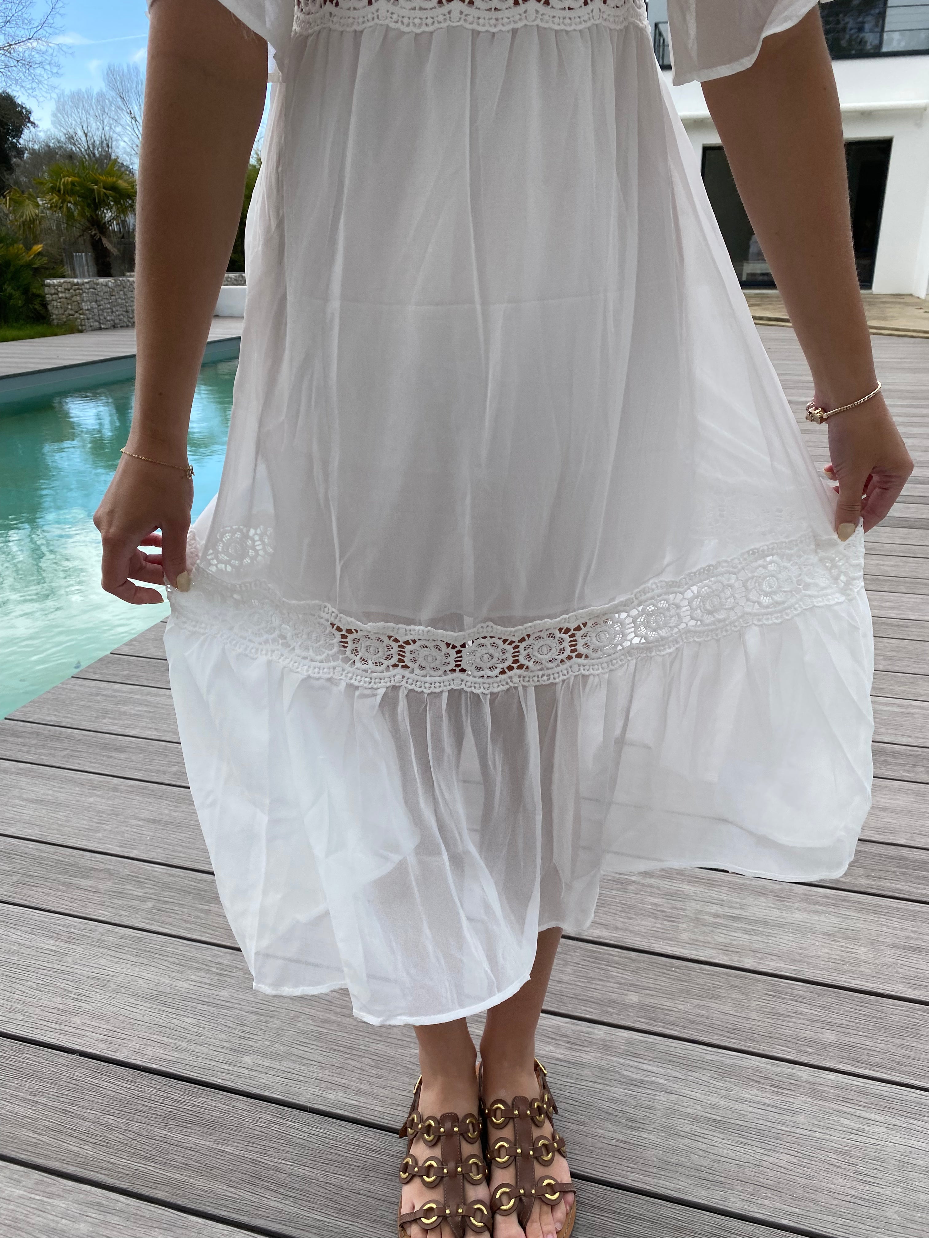 Vestido largo de encaje estilo bohemio