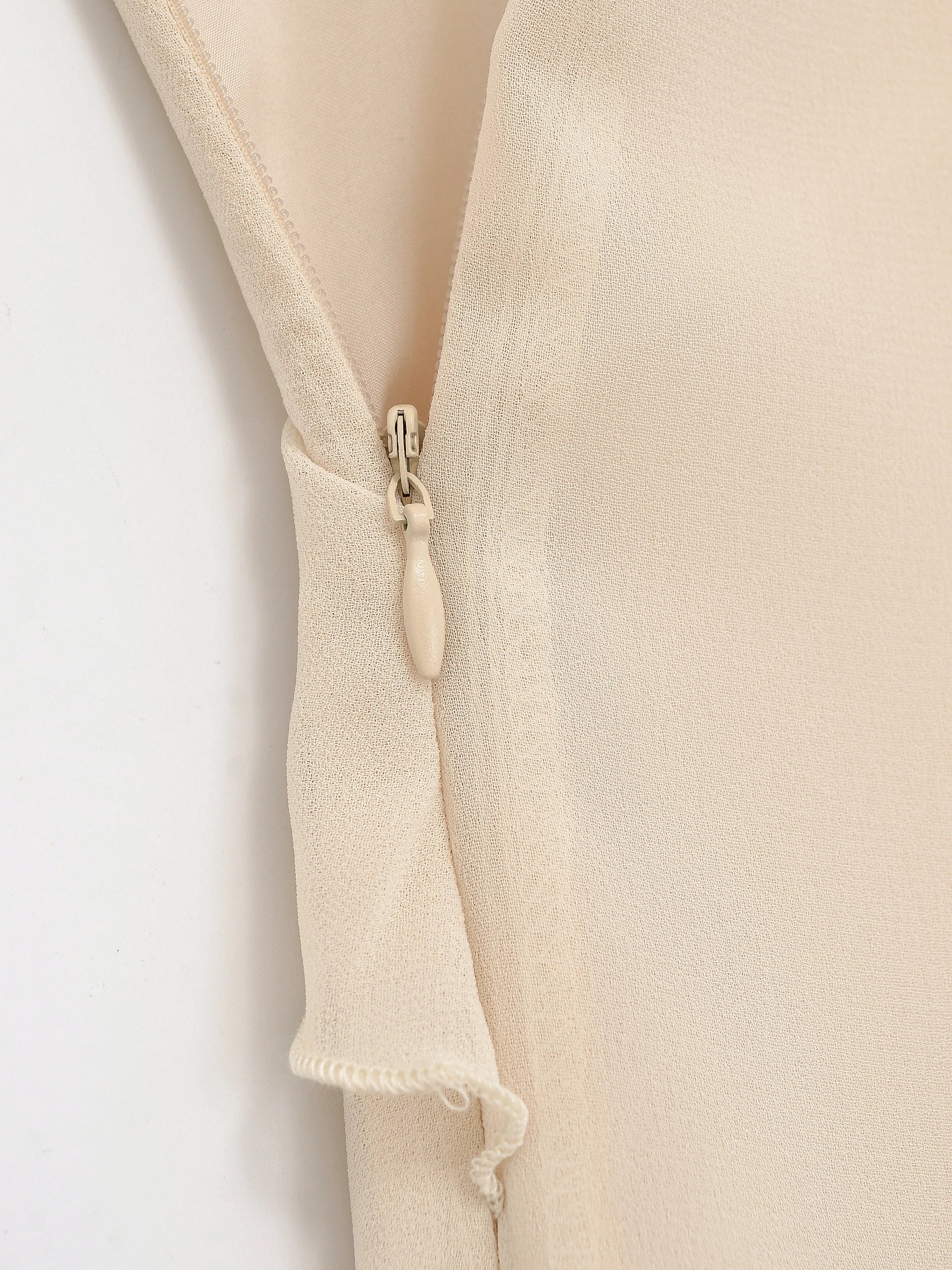 Robe Beige à Volants