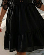 Olyn™ | Minivestido de encaje con hombros al aire y volantes 👗