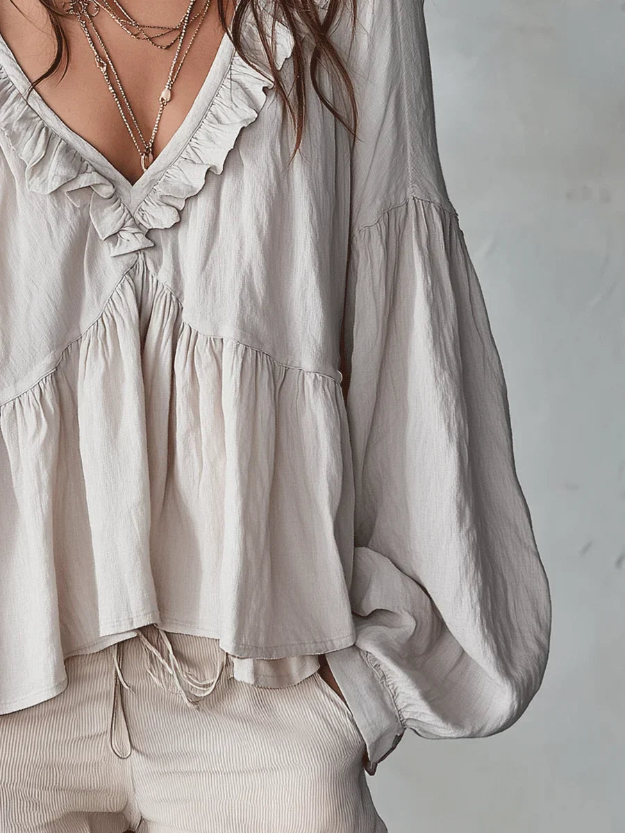 Narella | Blusa con cuello en V y volantes