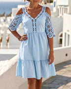 Olyn™ | Minivestido de encaje con hombros al aire y volantes 👗