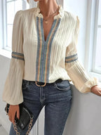 Xyria™ | Blusa Sofisticada con Cuello en V