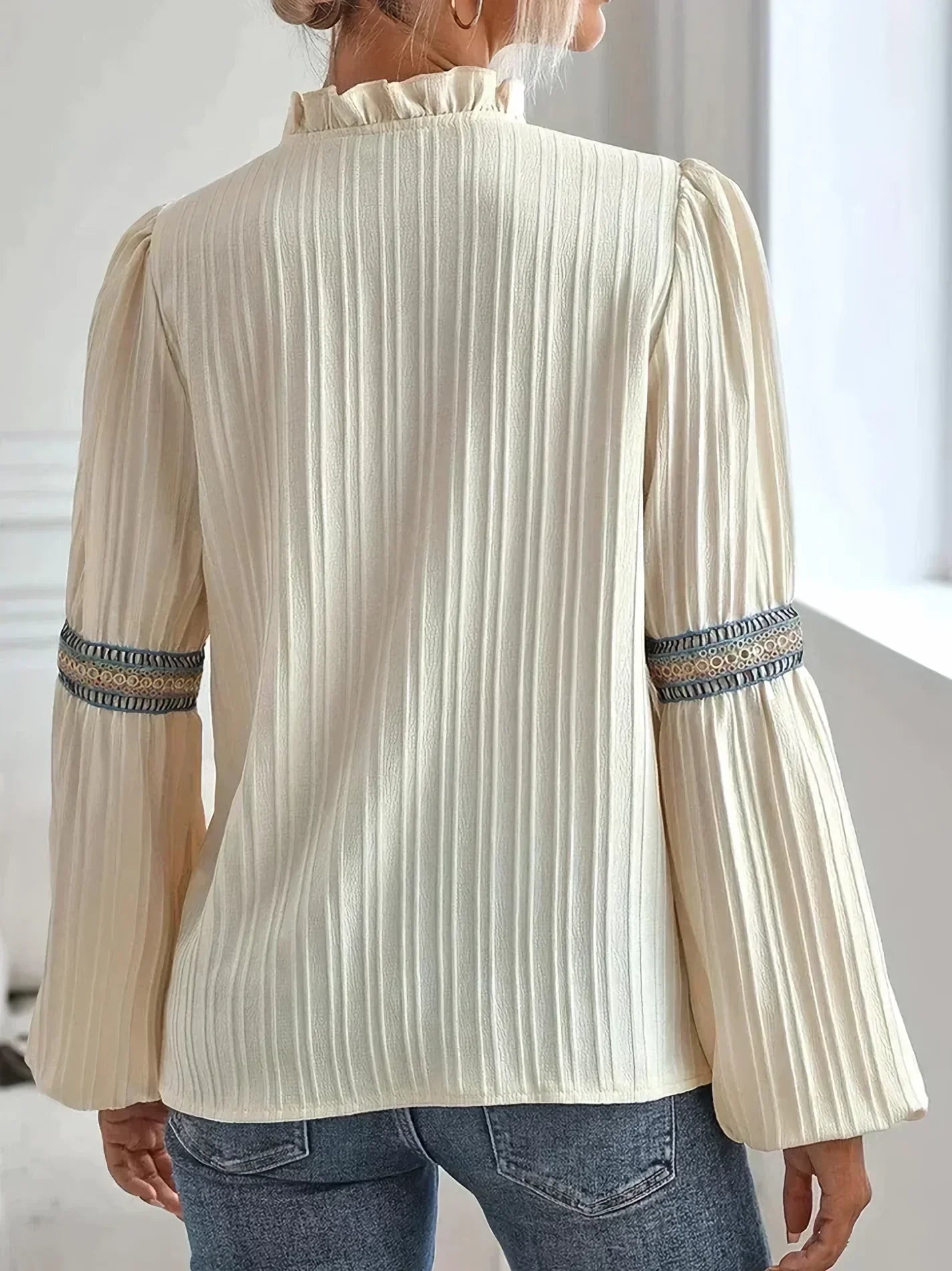 Xyria™ | Blusa Sofisticada con Cuello en V