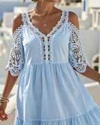 Olyn™ | Minivestido de encaje con hombros al aire y volantes 👗