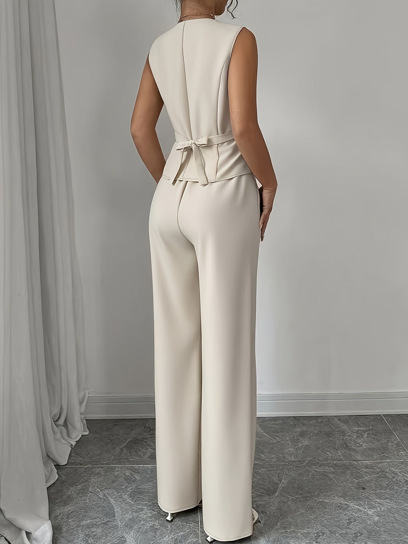 Malia™ | Conjunto Elegante de Chaleco con Escote en V y Pantalón Recto