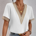 Nyxe™ | Top blanco de manga corta con bordado
